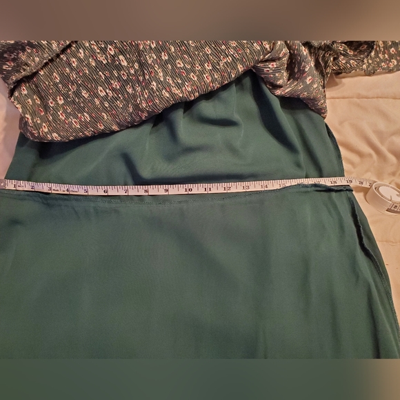 Ada dress sz Lg - Picture 4 of 5